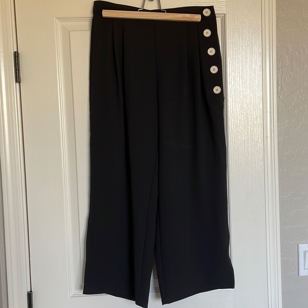 Vince Camuto Side Button Crop Pant